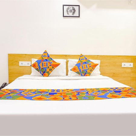 Fabhotel Saffron Inn I - Nr Darshan Museum Púna Kültér fotó