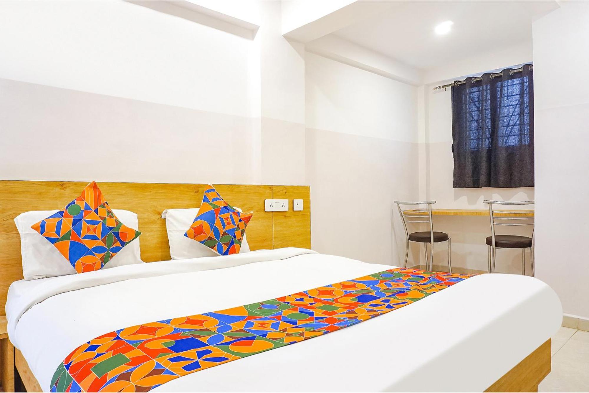 Fabhotel Saffron Inn I - Nr Darshan Museum Púna Kültér fotó
