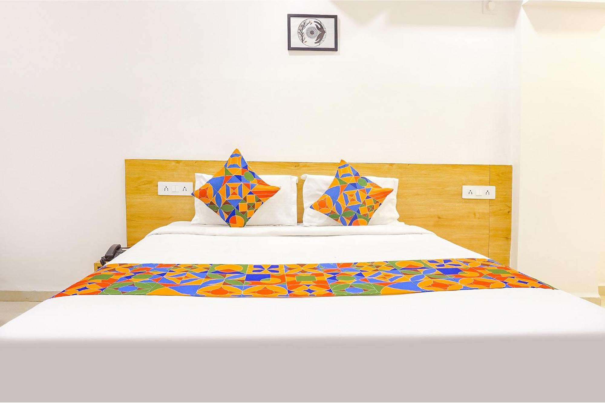 Fabhotel Saffron Inn I - Nr Darshan Museum Púna Kültér fotó