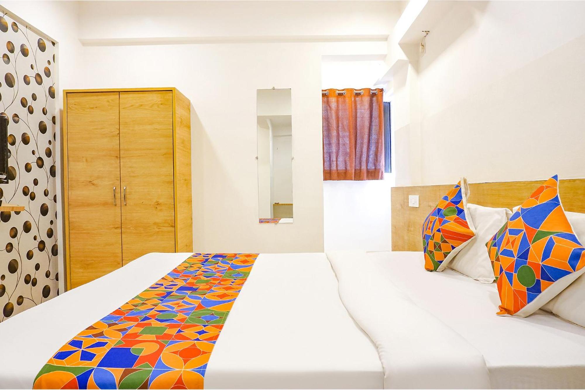 Fabhotel Saffron Inn I - Nr Darshan Museum Púna Kültér fotó