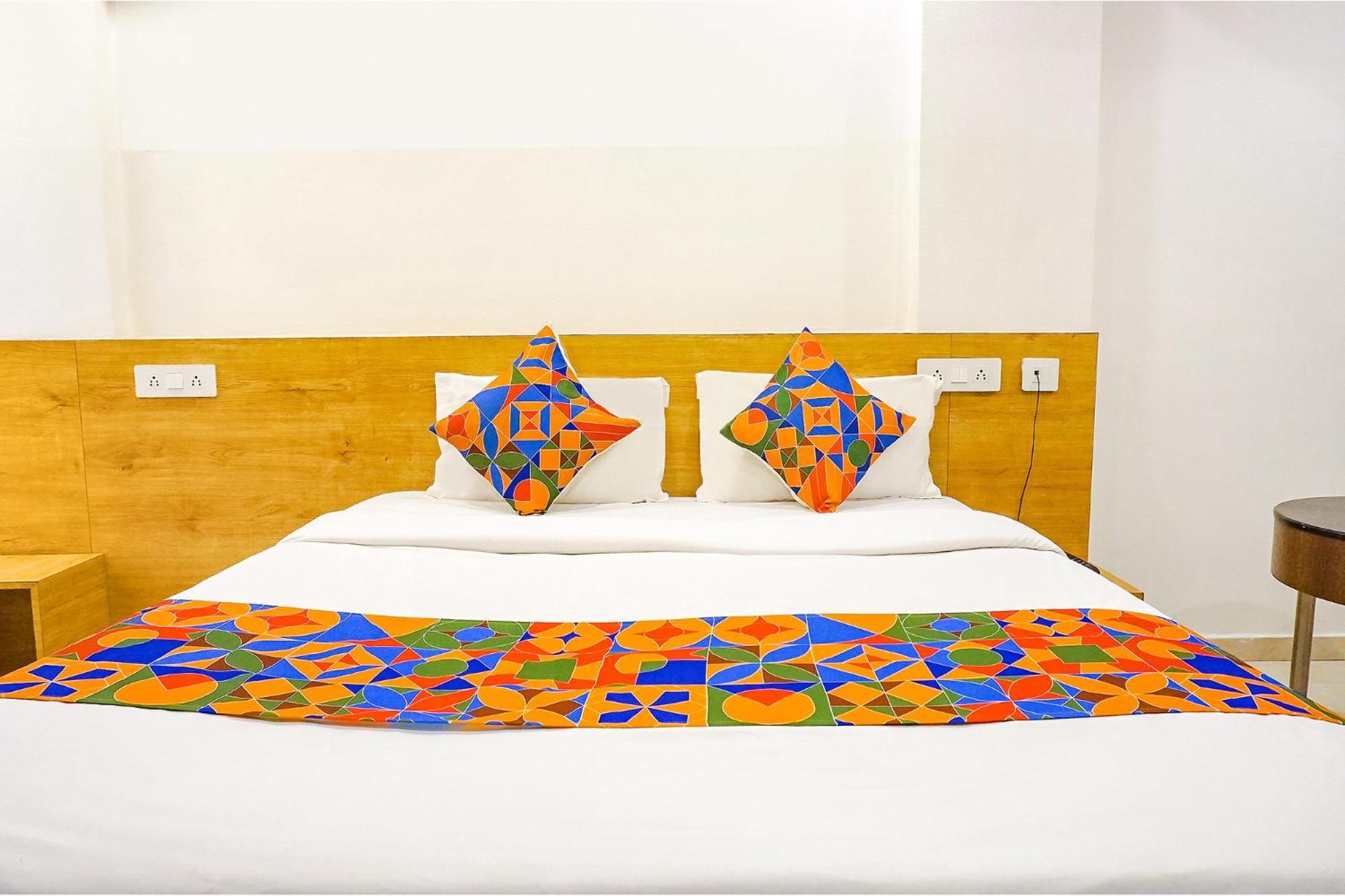Fabhotel Saffron Inn I - Nr Darshan Museum Púna Kültér fotó