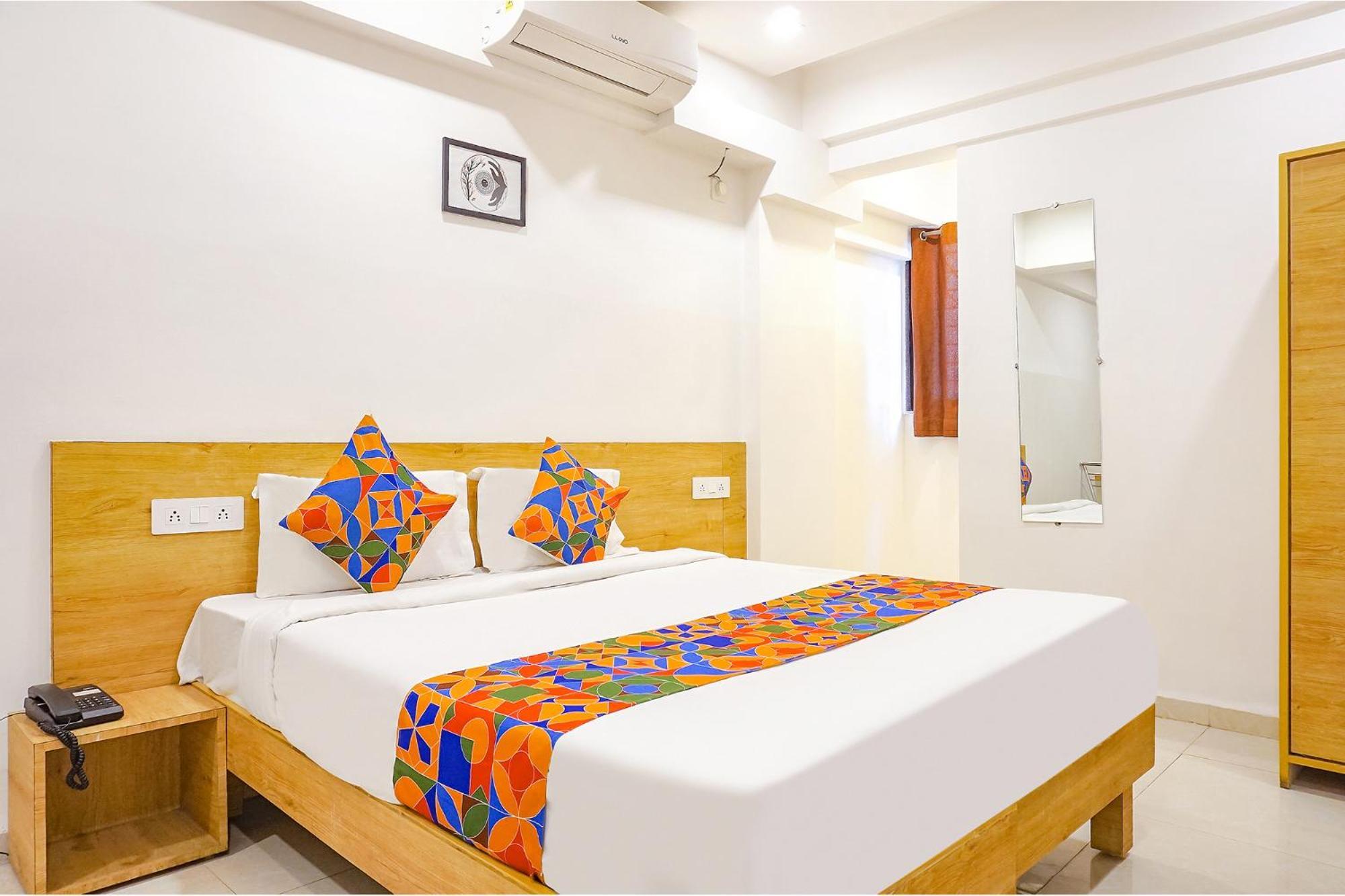 Fabhotel Saffron Inn I - Nr Darshan Museum Púna Kültér fotó