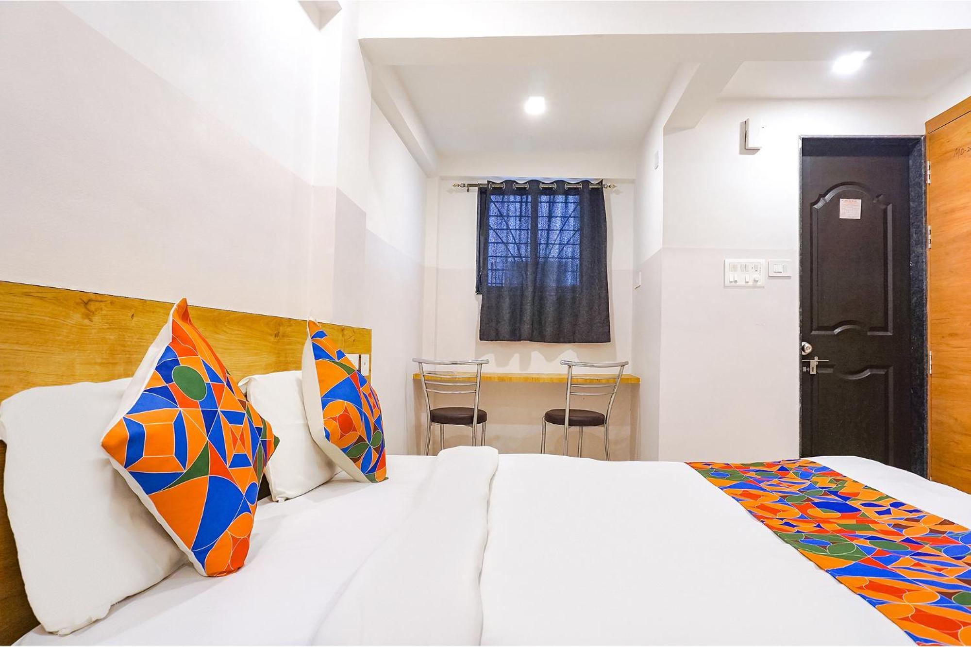 Fabhotel Saffron Inn I - Nr Darshan Museum Púna Kültér fotó