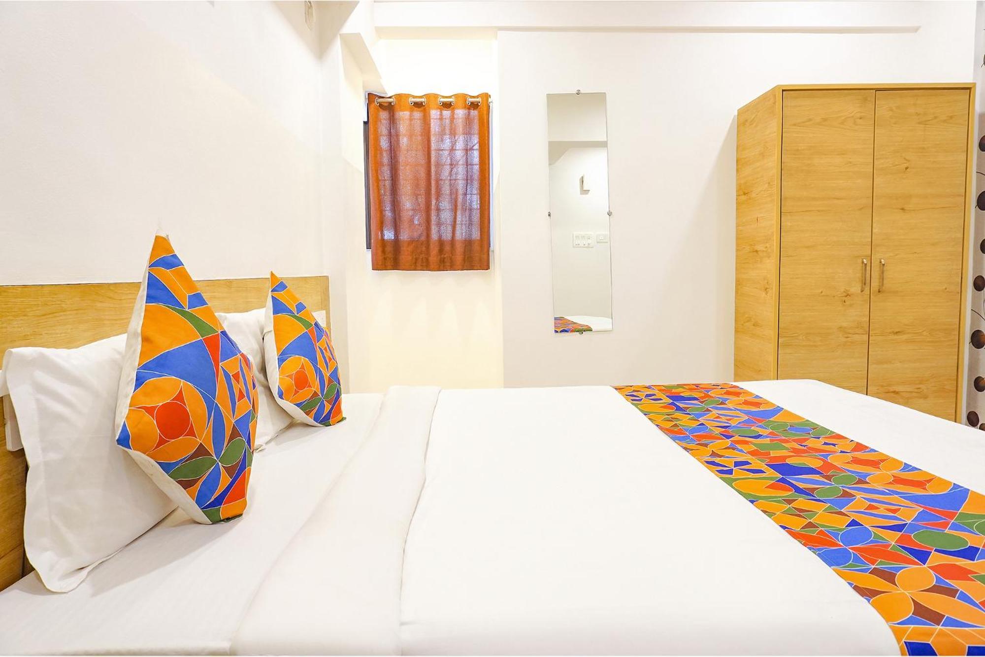 Fabhotel Saffron Inn I - Nr Darshan Museum Púna Kültér fotó